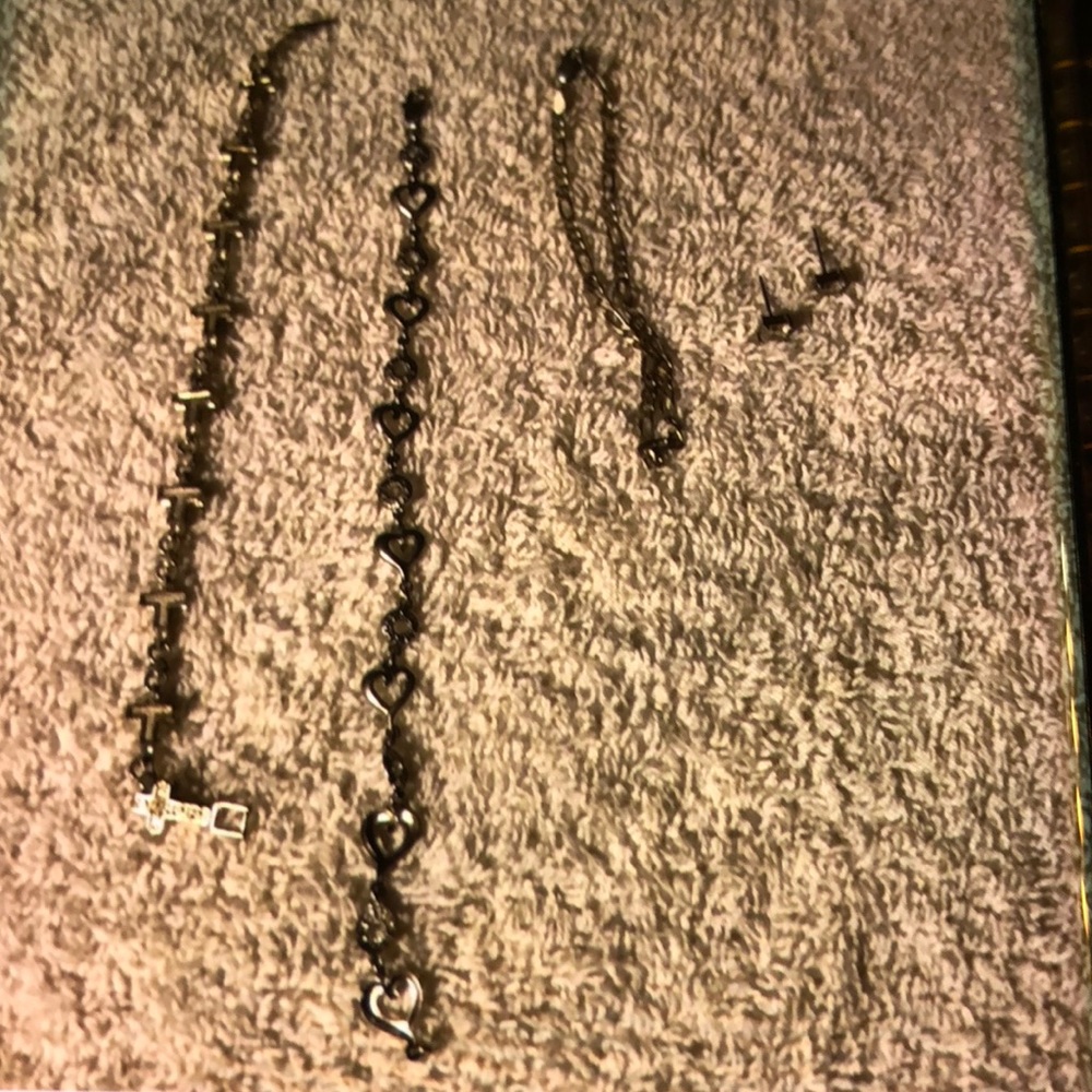 MOVING SALE❤️NO HAGGLING NO BRAND SILVERTONE CROSS HEART CHAIN BRACELET EARRING